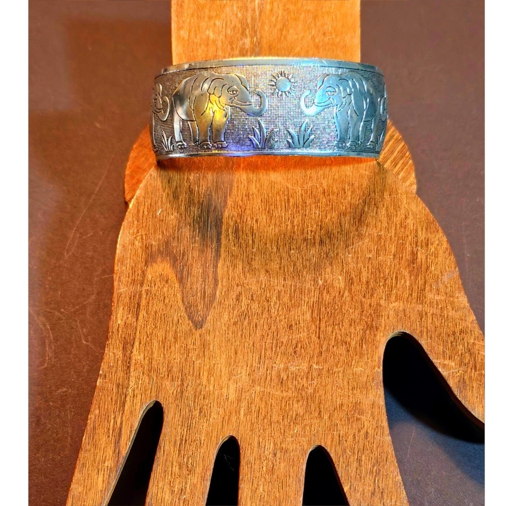 Vintage Silver Tone Elephant Safari Cuff Bracelet Embossed Boho Animal Bangle